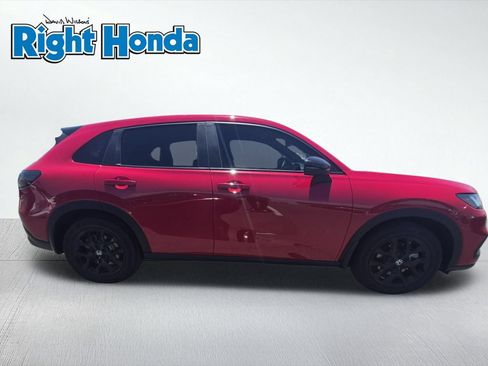 Used 2025 Honda HR-V Sport image 8