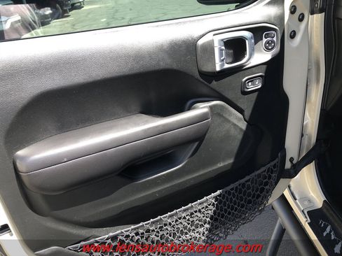 Used 2020 Jeep Gladiator Sport w/ Quick Order Package 24S AWD/4WD image 9