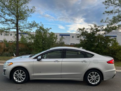 Used 2019 Ford Fusion SE image 7