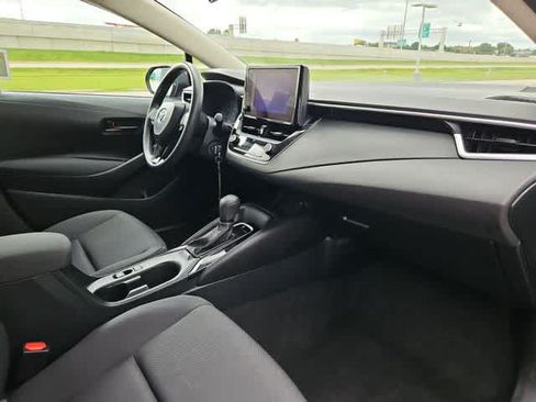 Used 2024 Toyota Corolla LE FWD image 19
