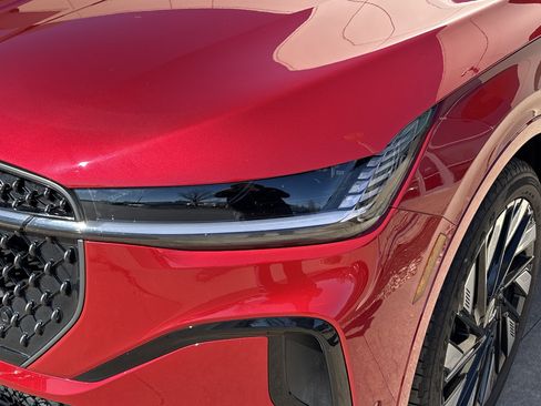 Used 2024 Lincoln Nautilus Reserve w/ Equipment Group 202A image 6