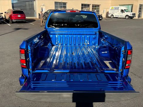 Used 2025 Nissan Frontier SV image 54