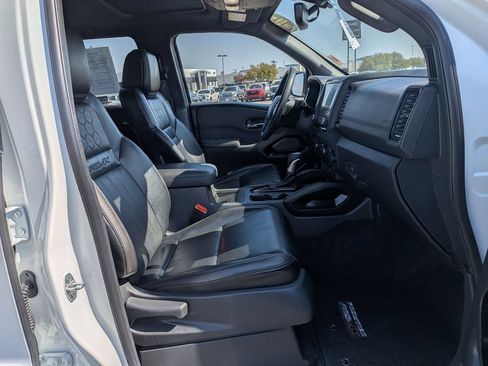 Used 2022 Nissan Frontier PRO-4X w/ Pro-4X Premium Package AWD/4WD image 23