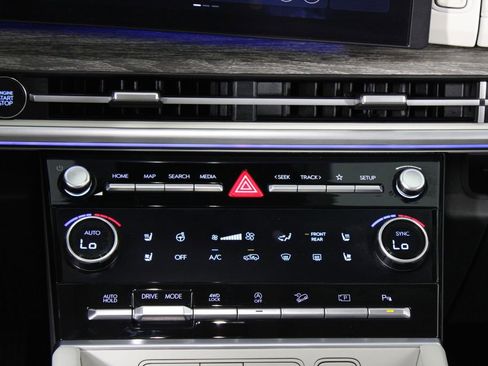 Used 2024 Hyundai Santa Fe Limited image 22