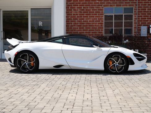 Used 2024 McLaren 750S RWD image 3