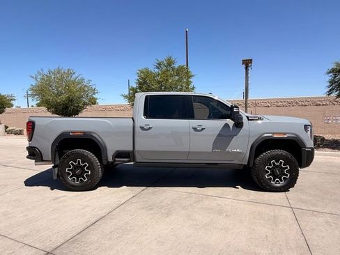 Used 2024 GMC Sierra 2500 AT4X AWD/4WD image 5