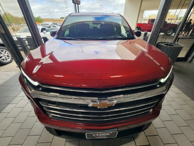 Used 2026 Chevrolet Traverse LT w/ Driver Confidence Package FWD image 2