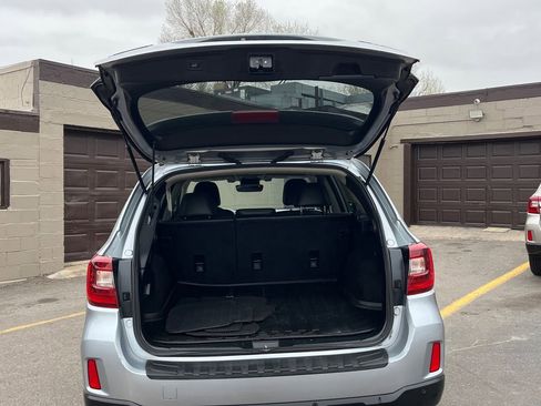 Used 2017 Subaru Outback 2.5i Limited AWD/4WD image 14