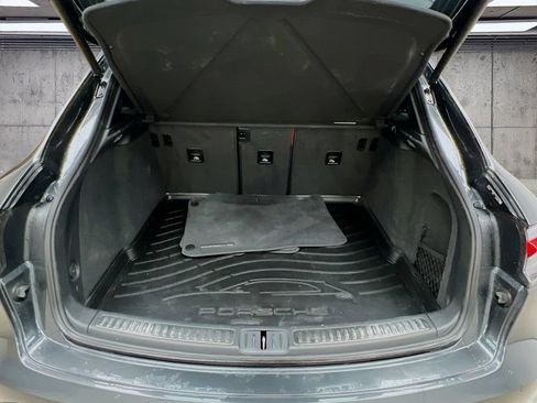 Certified 2023 Porsche Macan AWD/4WD image 26