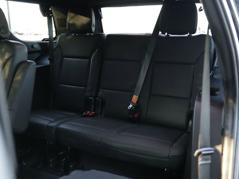 Used 2023 Chevrolet Tahoe Z71 w/ Luxury Package AWD/4WD image 32