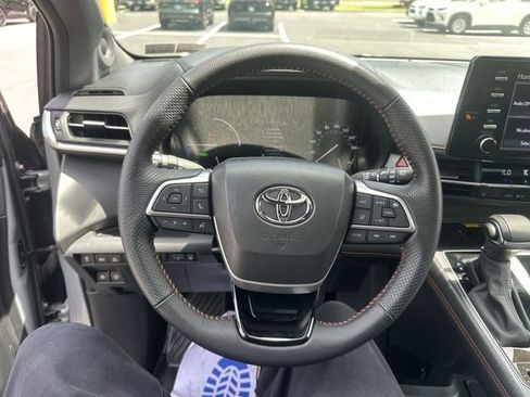 Certified 2023 Toyota Sienna XSE FWD image 13