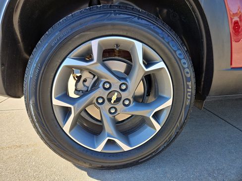 Used 2024 Chevrolet Trax LT w/ Driver Confidence Package FWD image 5