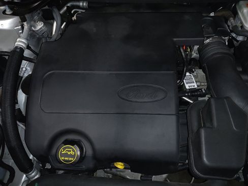 Used 2017 Ford Explorer XLT FWD image 30