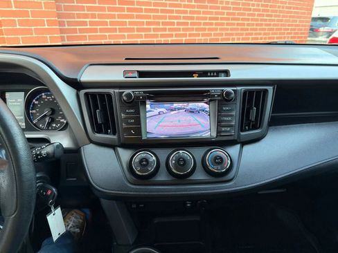 Used 2018 Toyota RAV4 LE image 12