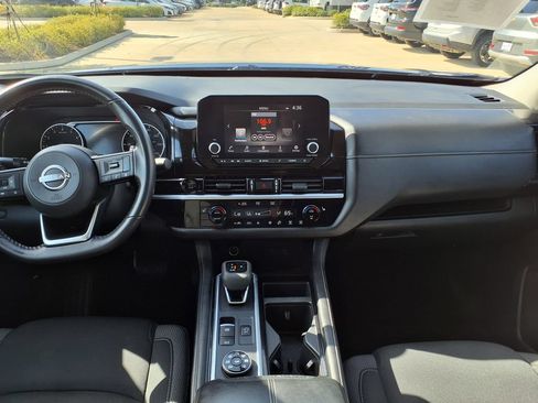 Used 2025 Nissan Pathfinder SV AWD/4WD image 27