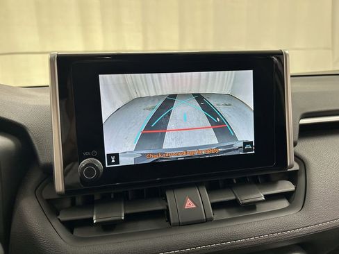 Used 2023 Toyota RAV4 LE AWD/4WD image 15