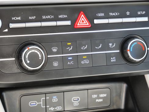 Certified 2025 Hyundai Tucson SE image 24