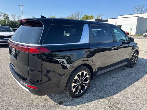Used 2022 Kia Carnival EX FWD image 7