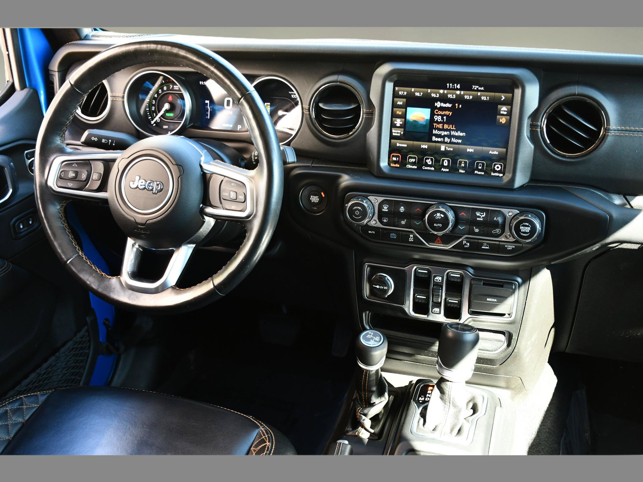 Used 2022 Jeep Wrangler Unlimited Sahara AWD/4WD image 19