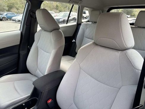 Certified 2024 Toyota Corolla Cross L image 10