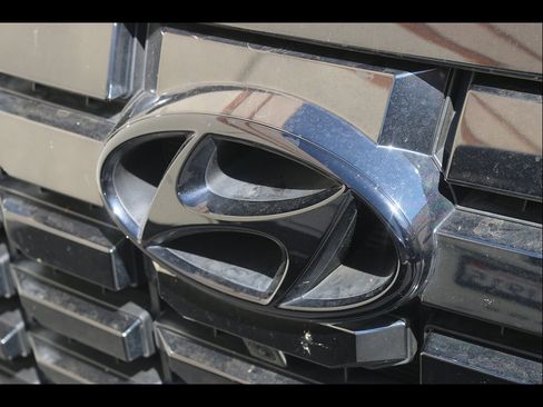 Used 2023 Hyundai Palisade Limited FWD image 4