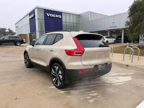 New 2026 Volvo XC40 B5 Ultra w/ Protection Package Premier image 4