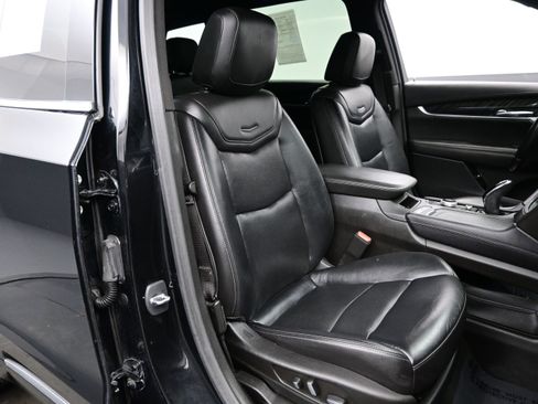 Used 2023 Cadillac XT6 Premium Luxury FWD image 16
