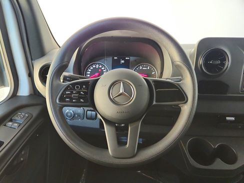 Used 2024 Mercedes-Benz Sprinter 2500 image 14