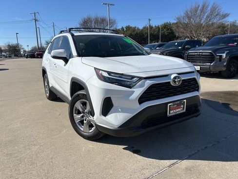 Used 2025 Toyota RAV4 XLE image 1