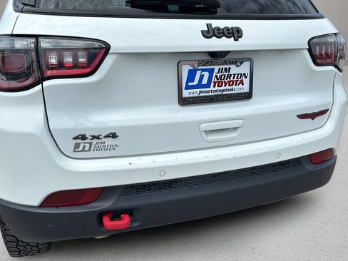Used 2025 Jeep Compass Trailhawk AWD/4WD image 29