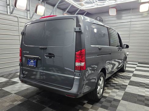 Used 2022 Mercedes-Benz Metris image 6