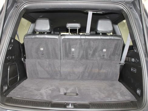 Used 2024 Jeep Wagoneer Series III AWD/4WD image 15