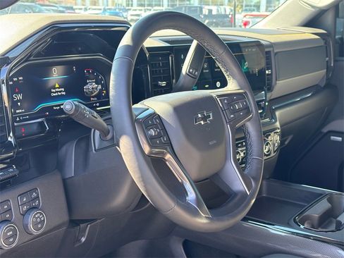 Certified 2025 Chevrolet Silverado 2500 ZR2 w/ Technology Package image 9