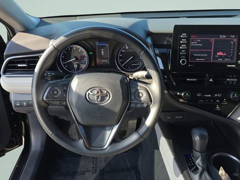 Used 2023 Toyota Camry SE w/ Convenience Package FWD image 11