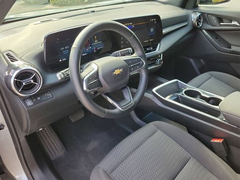 Used 2025 Chevrolet Equinox LT image 14