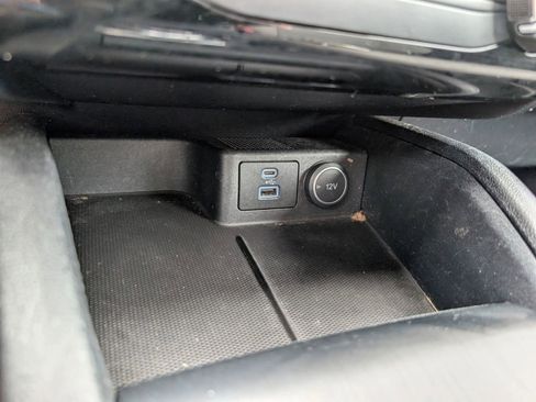 Used 2021 Ford Escape SE image 11