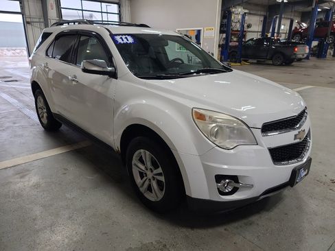 Used 2011 Chevrolet Equinox LTZ image 3
