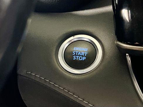 Used 2021 Toyota Highlander LE image 24