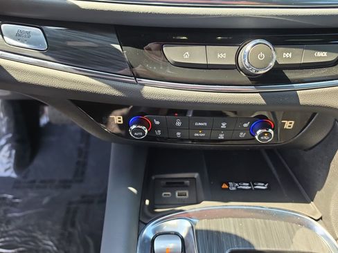 Used 2024 Buick Enclave Premium FWD image 30