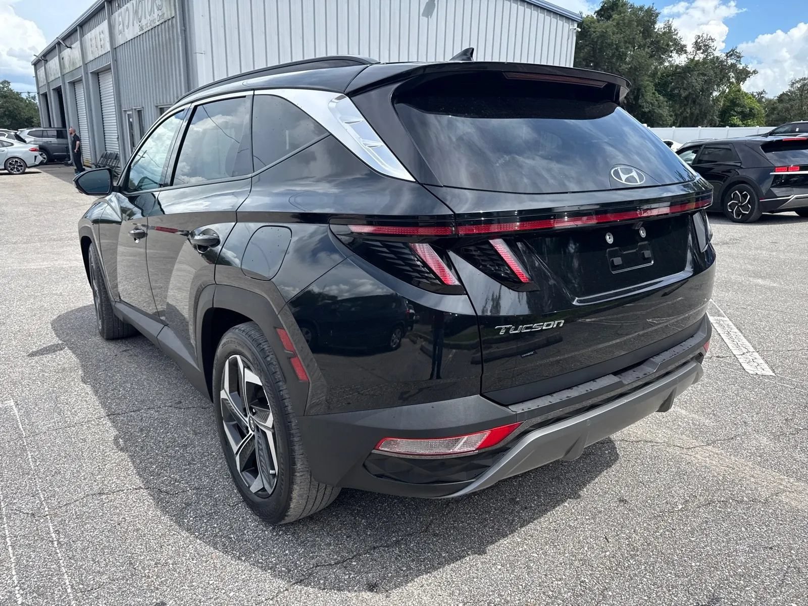Used 2023 Hyundai Tucson Limited FWD image 11