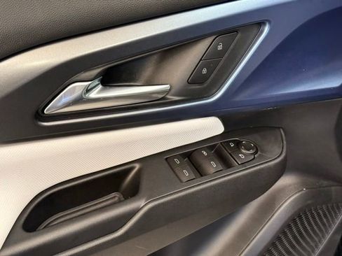 New 2026 Chevrolet Equinox EV LT image 15