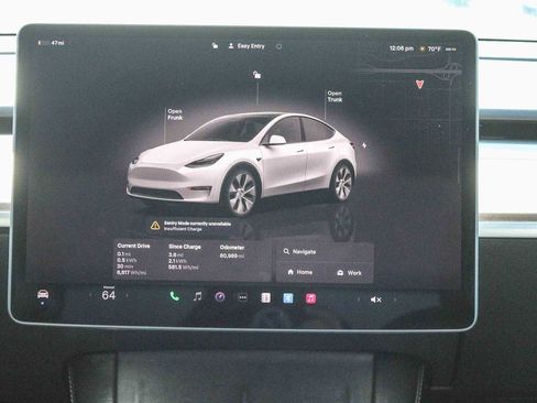 Used 2022 Tesla Model Y Long Range image 14