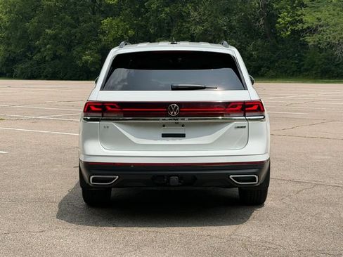Used 2024 Volkswagen Atlas SE AWD/4WD image 25