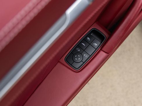 Certified 2022 Porsche 911 Turbo image 25