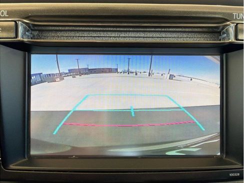 Used 2015 Toyota RAV4 LE image 20