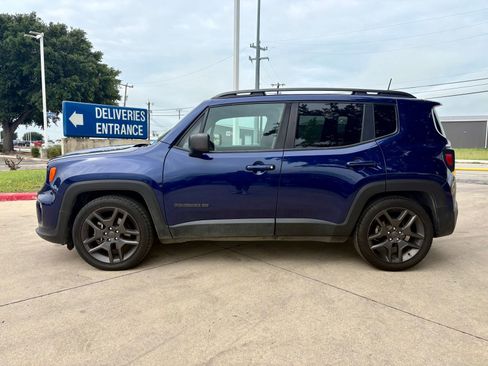Used 2021 Jeep Renegade Latitude FWD image 8