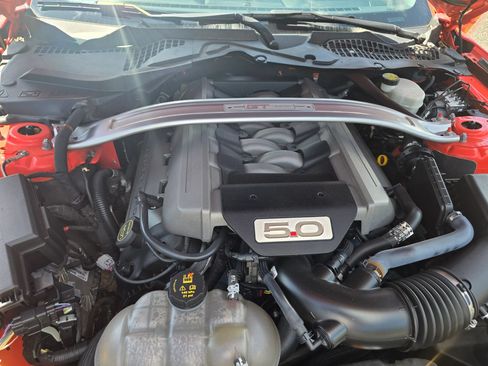 Used 2016 Ford Mustang GT Premium RWD image 18