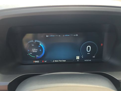 Used 2025 Ford F150 Lightning Flash AWD/4WD image 19