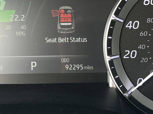 Used 2023 Toyota Highlander L image 19