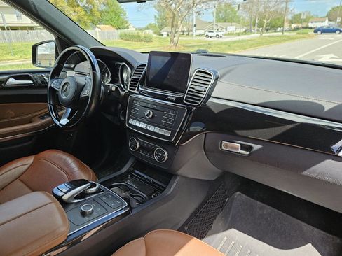 Used 2018 Mercedes-Benz GLS 550 4MATIC image 17